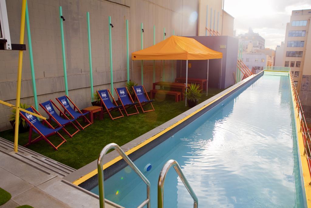 Adelphi Hotel Melbourne Exterior foto The pool at the hotel